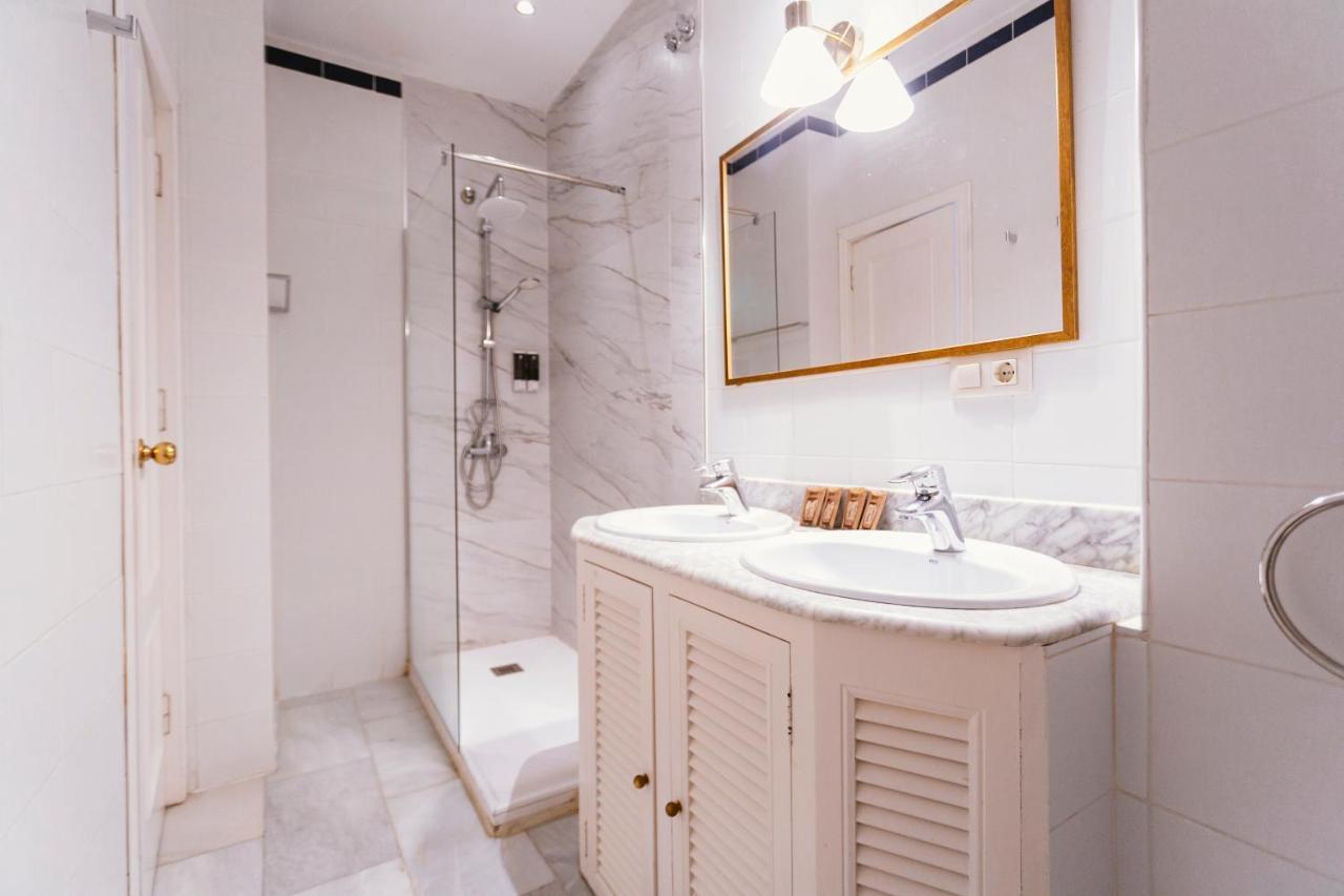 Bright And Cozy-1Bd 1Bth & 2Bd 1Bth- La Giralda Apartment Севиля Екстериор снимка