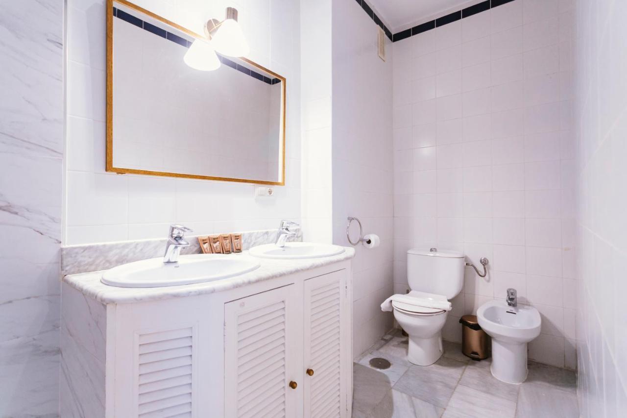 Bright And Cozy-1Bd 1Bth & 2Bd 1Bth- La Giralda Apartment Севиля Екстериор снимка